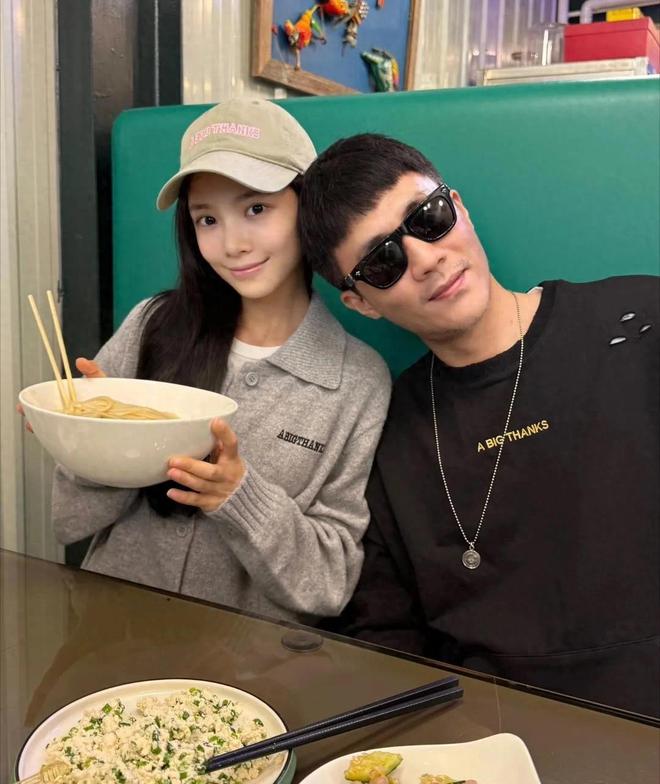 新房装修豪华有格调女儿房间粉嫩OG真人杜淳一家搬新家老婆晒(图5)