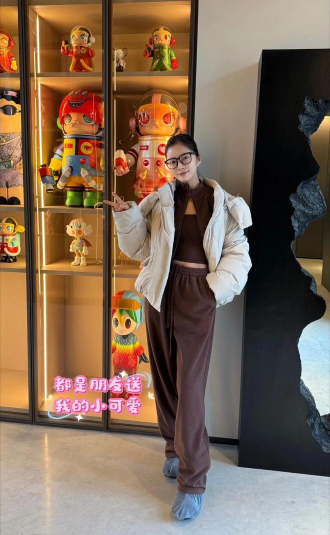 新房装修豪华有格调女儿房间粉嫩OG真人杜淳一家搬新家老婆晒(图2)